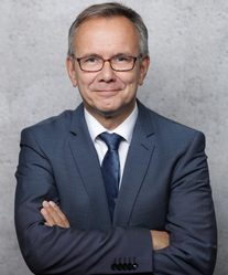 Dr. Dietmar Dumke, Präsident des Landgerichts Krefeld Dr. Dietmar Dumke, Präsident des Landgerichts Krefeld