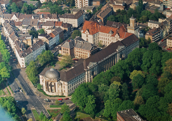 Luftbildaufnahme Landgericht, Amtsgericht, Justizvollzugsanstalt Krefeld,