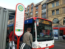 Bus-Line 57 von Hauptbahnhof Richtung Inrath bis "Amts- und Landgericht"